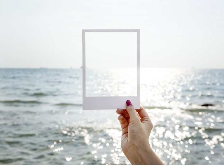 FRAME – Jangan Hidup di dalam Frame