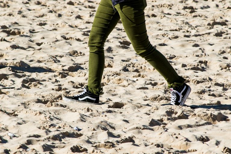 Ingin Belanja Fashion Wanita di Bukalapak? Jangan Lupa Borong Celana Jogger yang Hits Ini!