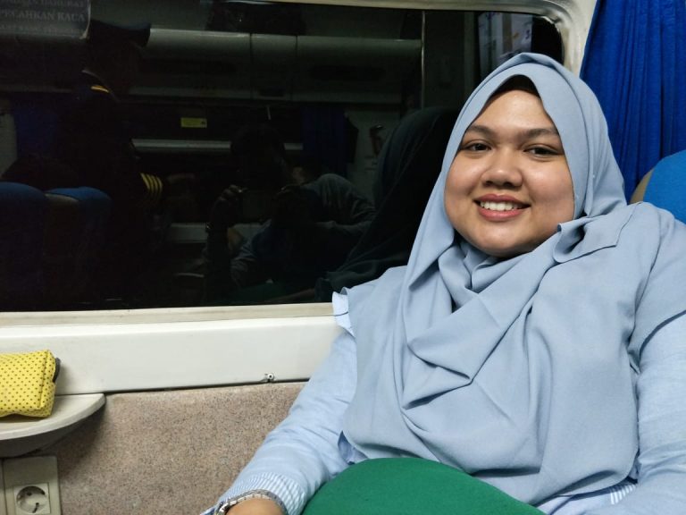 PULANG KE BANDUNG, LEBIH NYAMAN DENGAN KERETA