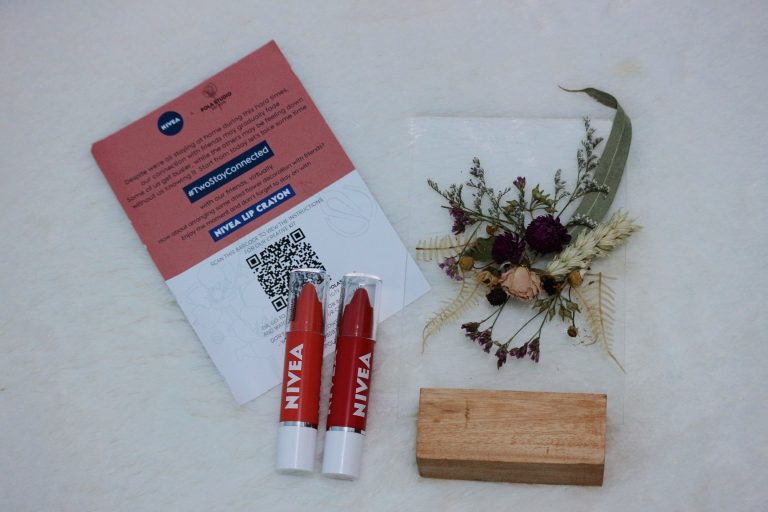 REVIEW NIVEA LIP CRAYON DAN SEMANGAT #TWOSTAY CONNECTED DI TENGAH PANDEMI